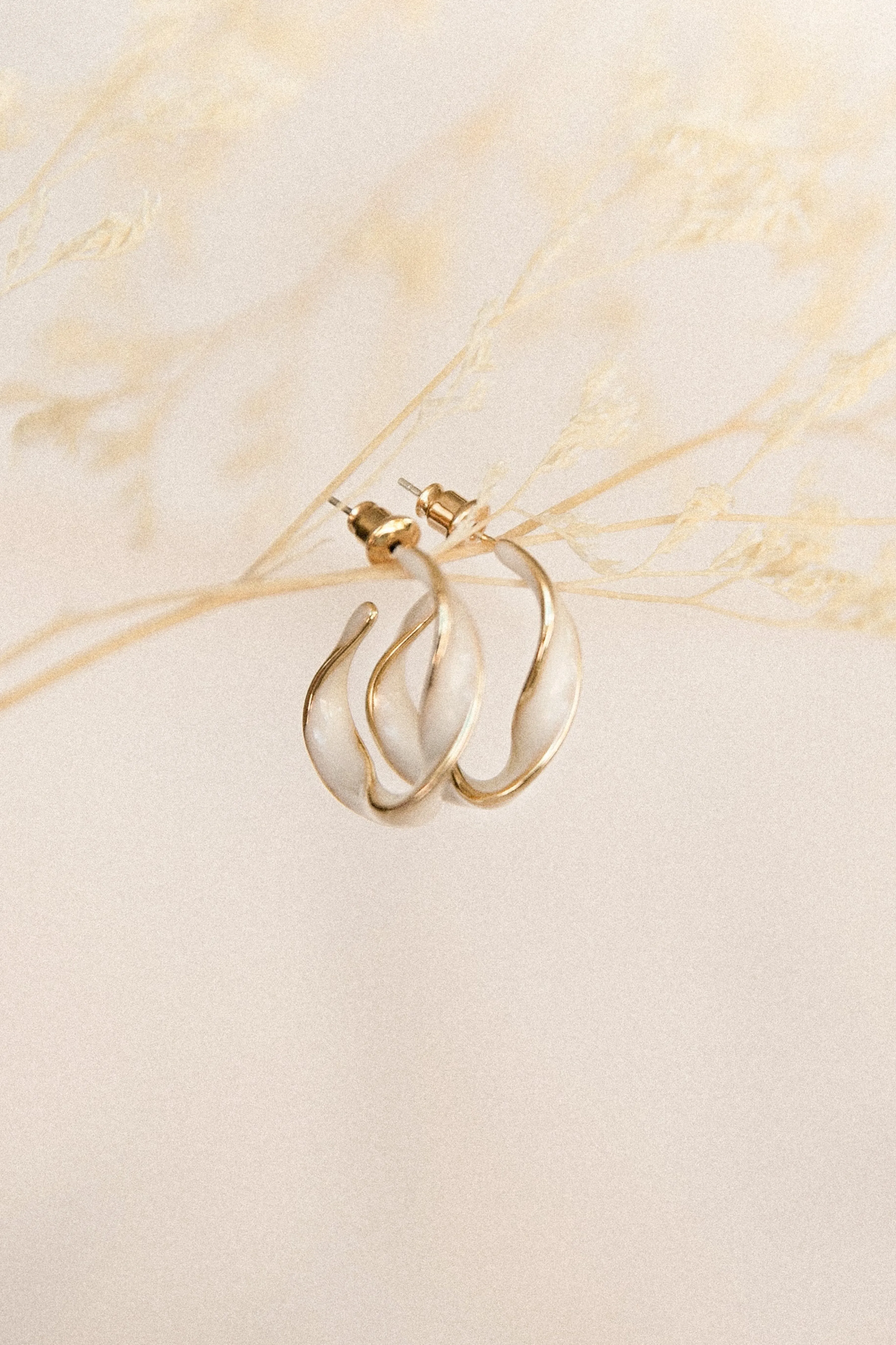 Petal & Pup Clementine Earrings - White Clearance