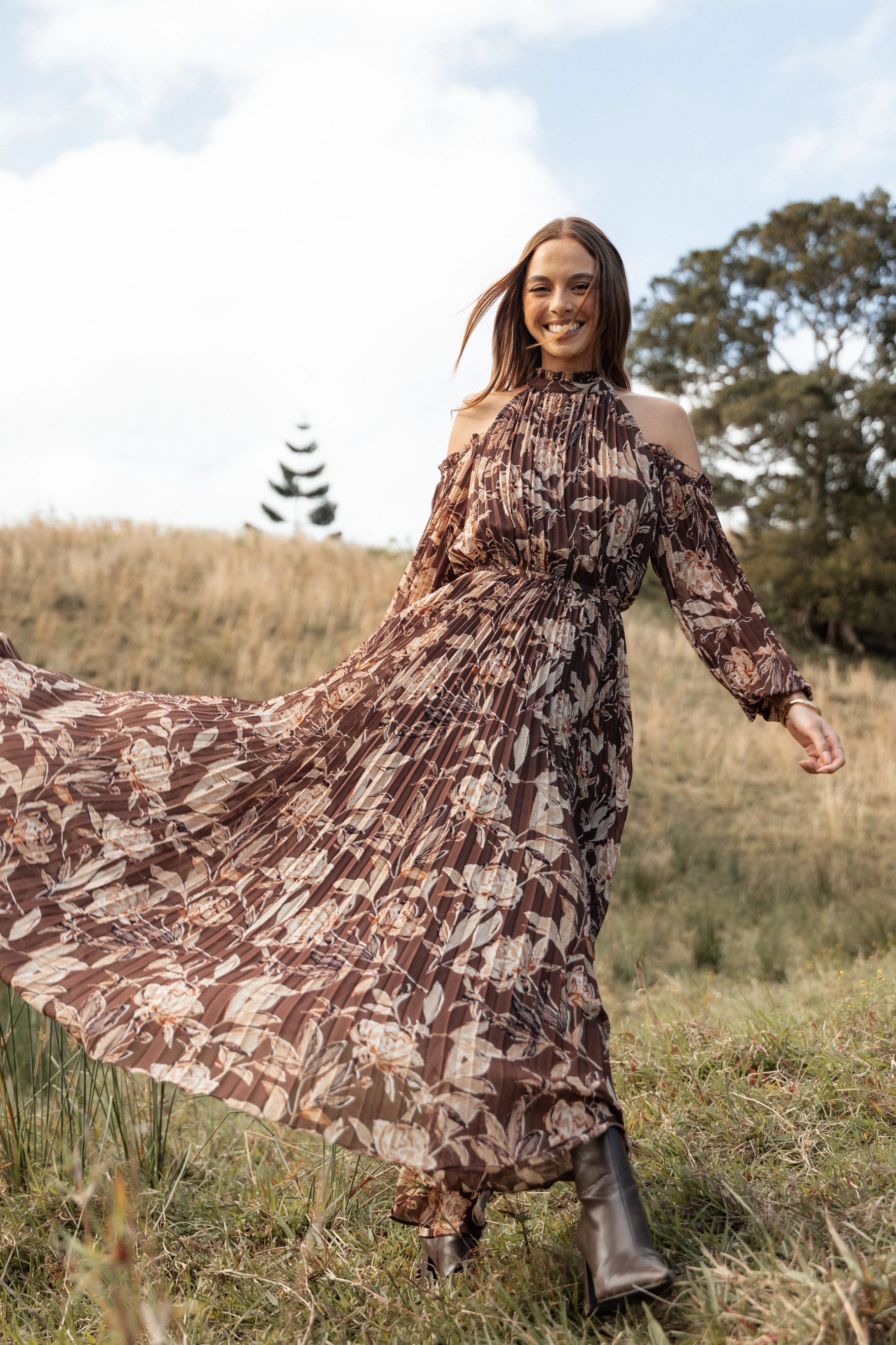 Petal & Pup Hilary Pleated Maxi Dress - Brown Floral BrownFloral Outlet